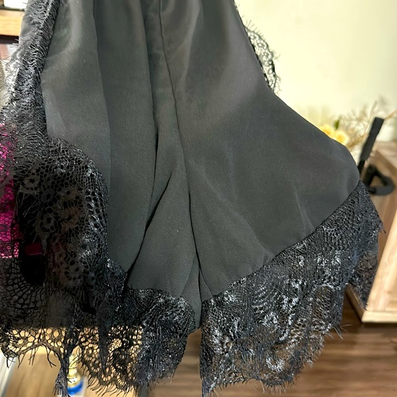 ♥️ Miss Kay Black Lace Romper - Picture 4 of 5